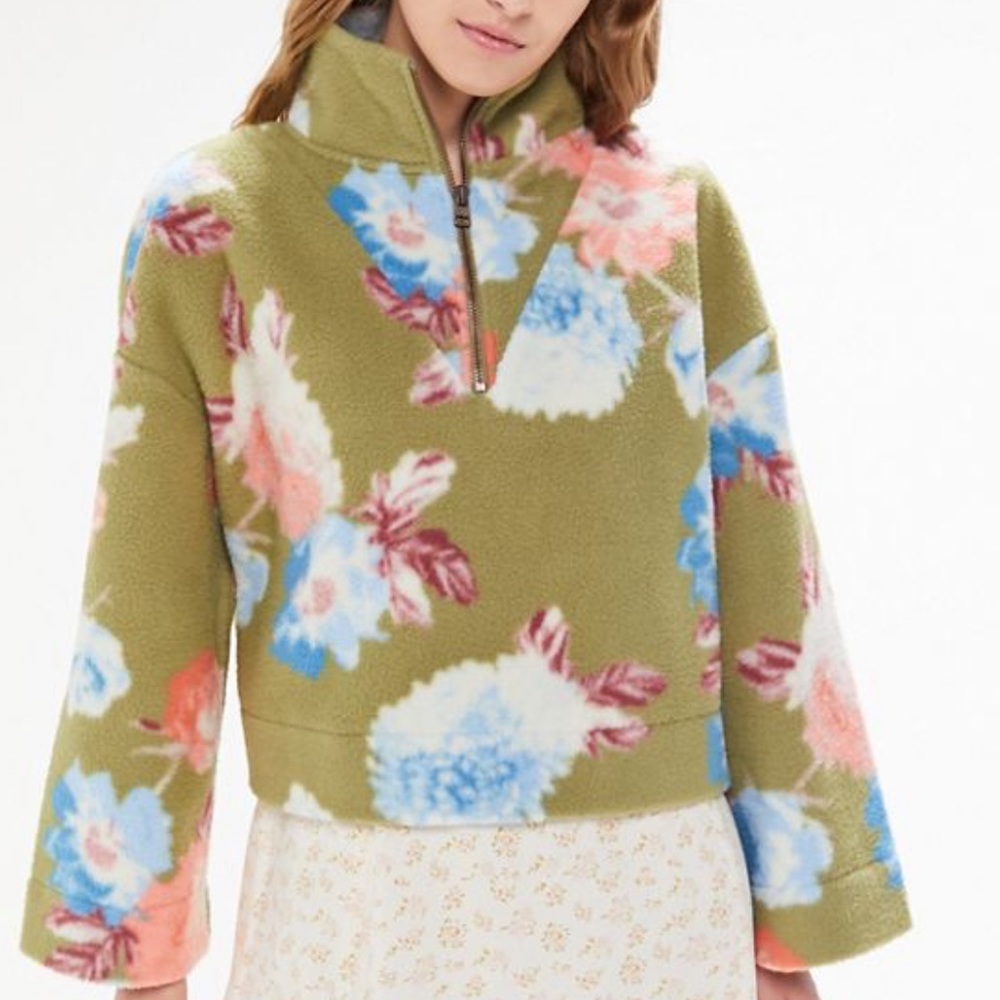 ✨Urban Outfitters | Green Torrance Floral Fleece